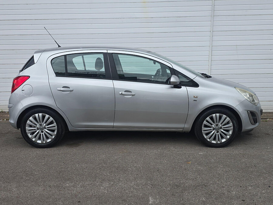 2011 Vauxhall Corsa photo 9