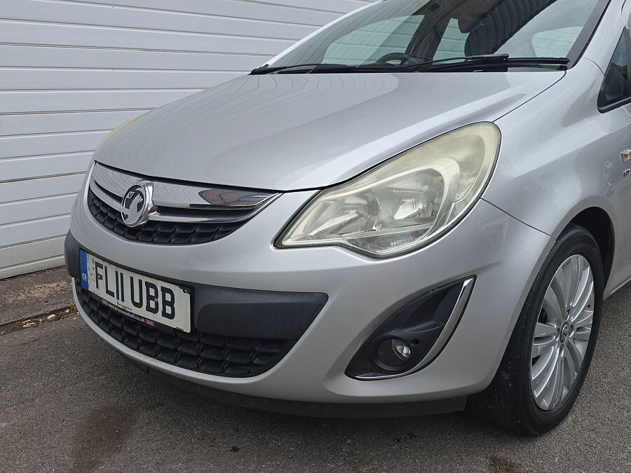 2011 Vauxhall Corsa photo 11