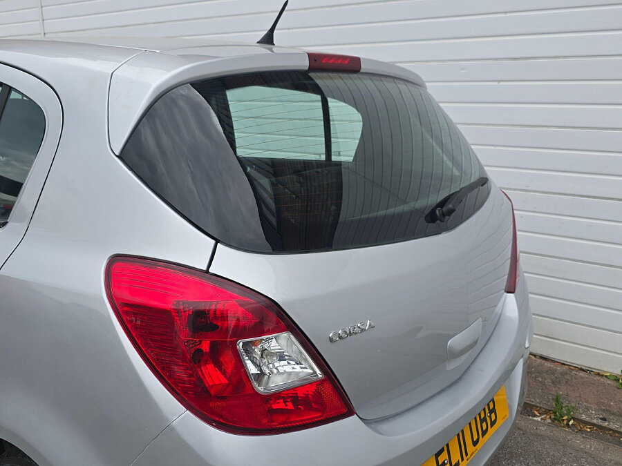 2011 Vauxhall Corsa photo 12