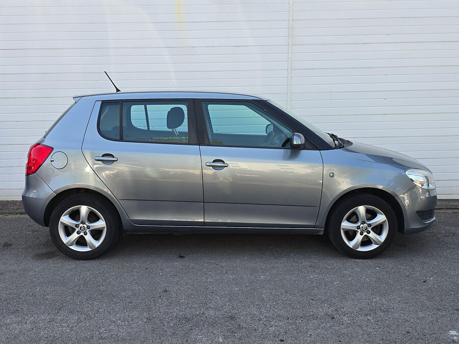 2013 Skoda Fabia photo 9