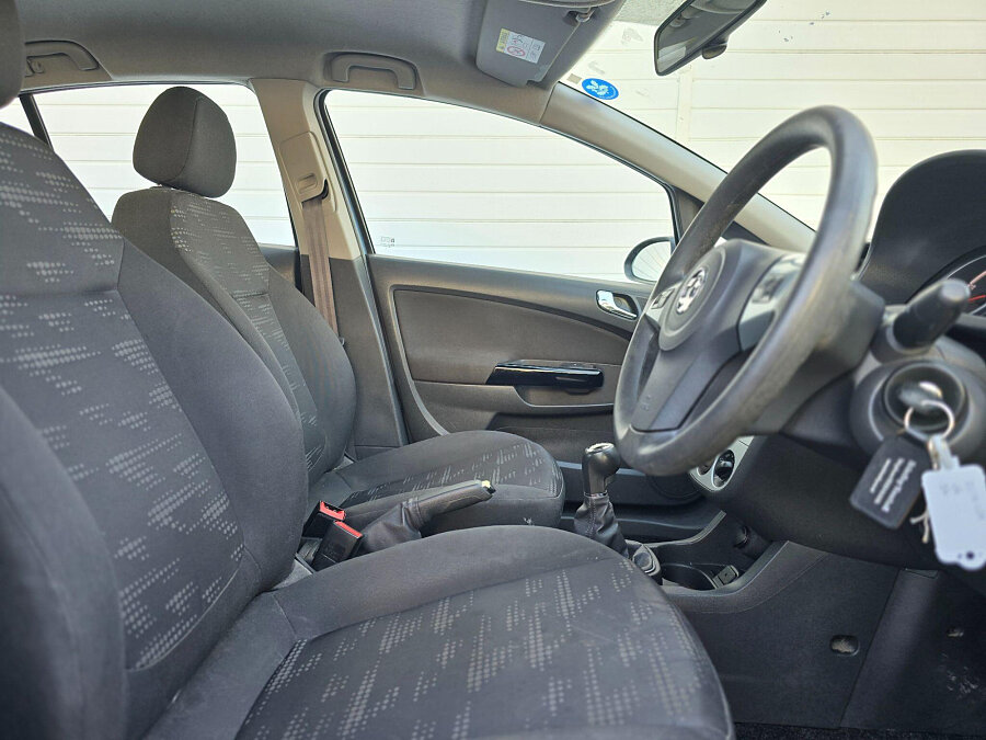 2014 Vauxhall Corsa photo 14