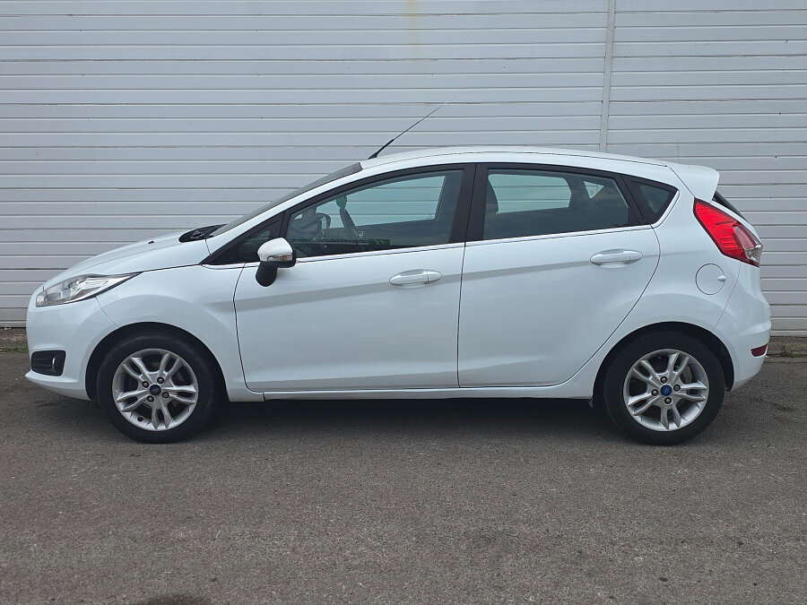 2015 Ford Fiesta photo 4