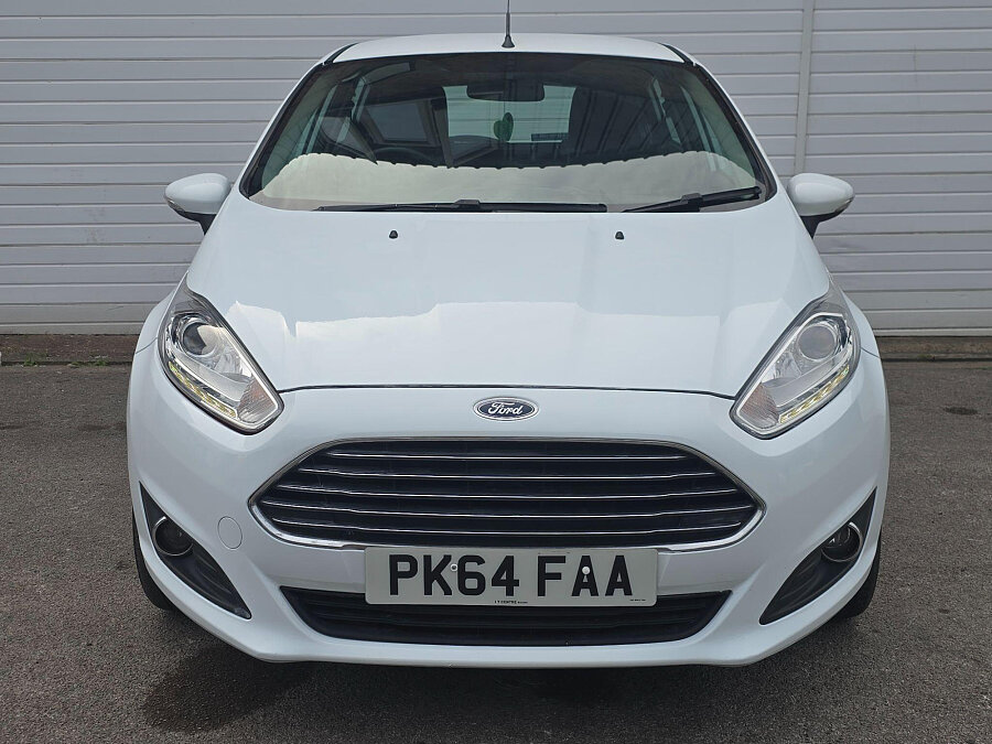 Ford Fiesta photo 2