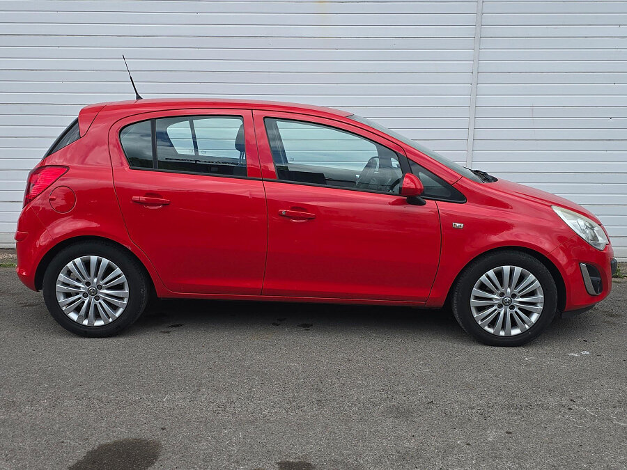 2011 Vauxhall Corsa photo 9