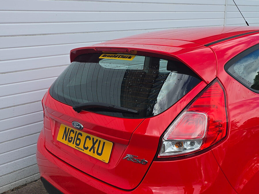 2016 Ford Fiesta photo 13