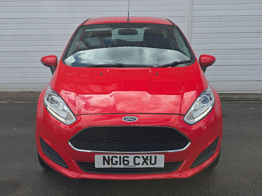 Ford Fiesta photo 2