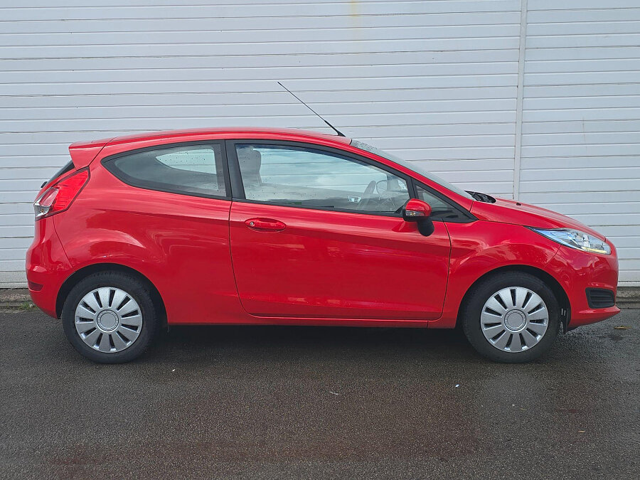 2016 Ford Fiesta photo 9