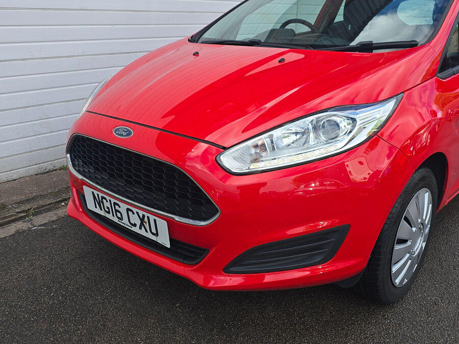 2016 Ford Fiesta photo 11