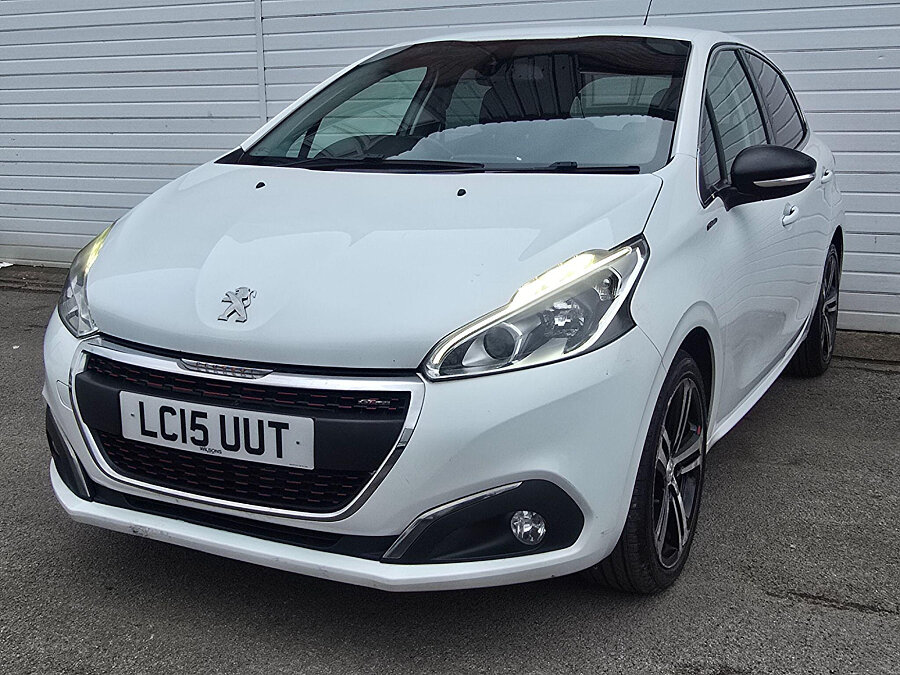 2015 Peugeot 208 photo 3