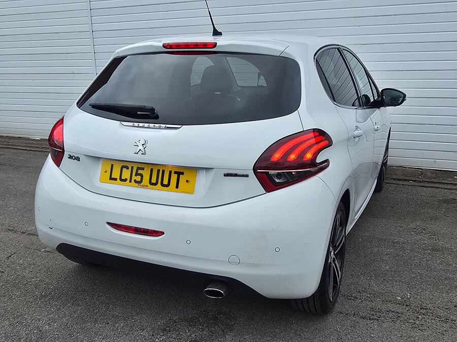 2015 Peugeot 208 photo 8