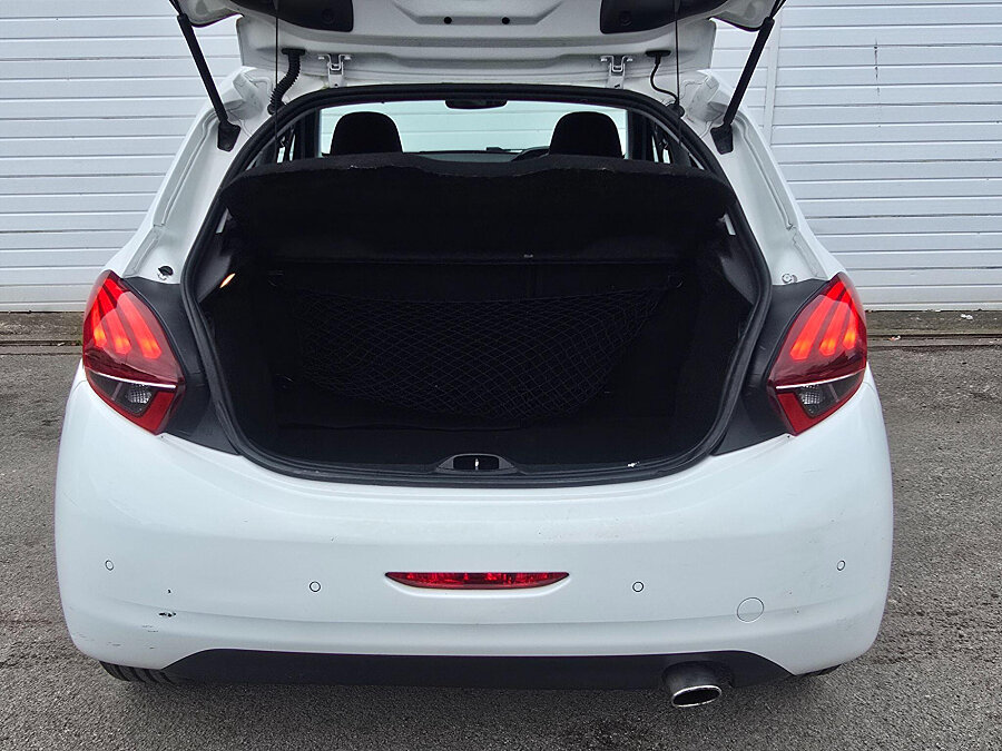 2015 Peugeot 208 photo 7