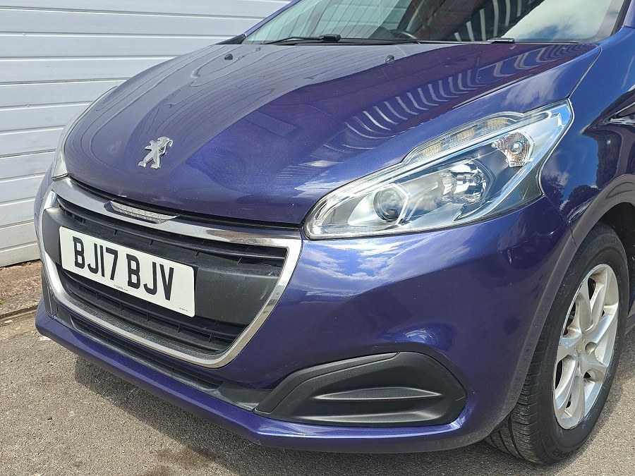 2017 Peugeot 208 photo 10
