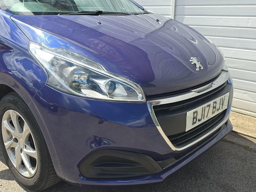 2017 Peugeot 208 photo 9