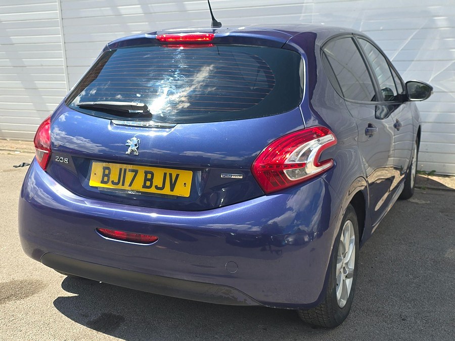 2017 Peugeot 208 photo 7