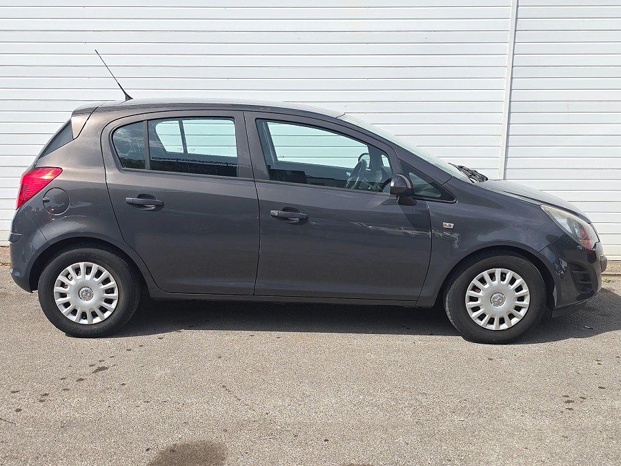 2014 Vauxhall Corsa photo 9