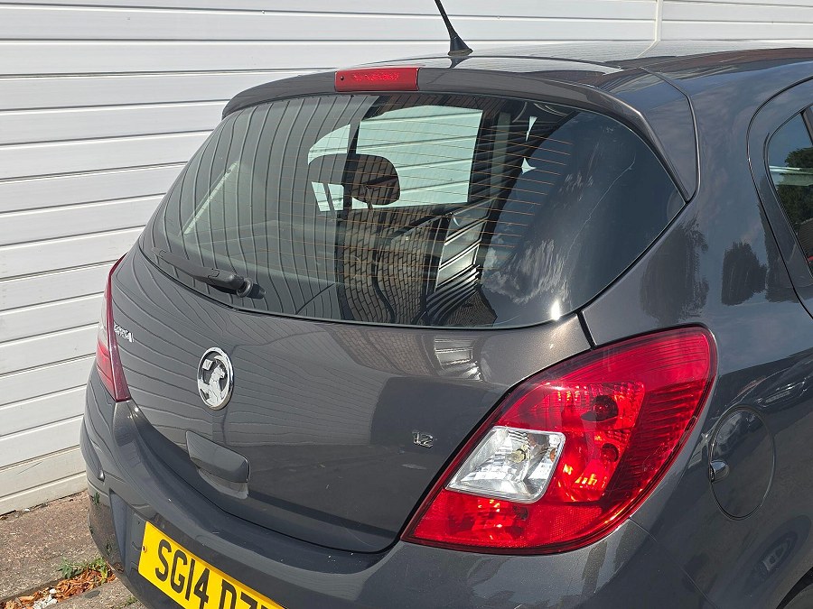 2014 Vauxhall Corsa photo 13