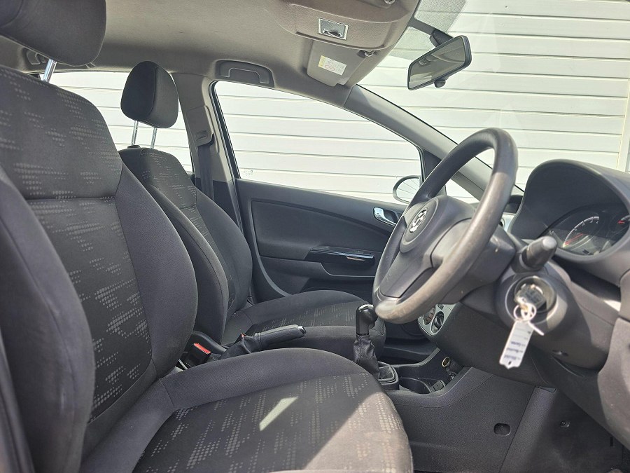 2014 Vauxhall Corsa photo 14