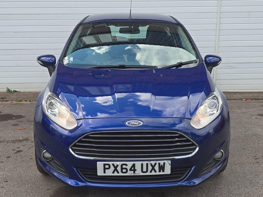 Ford Fiesta photo 2