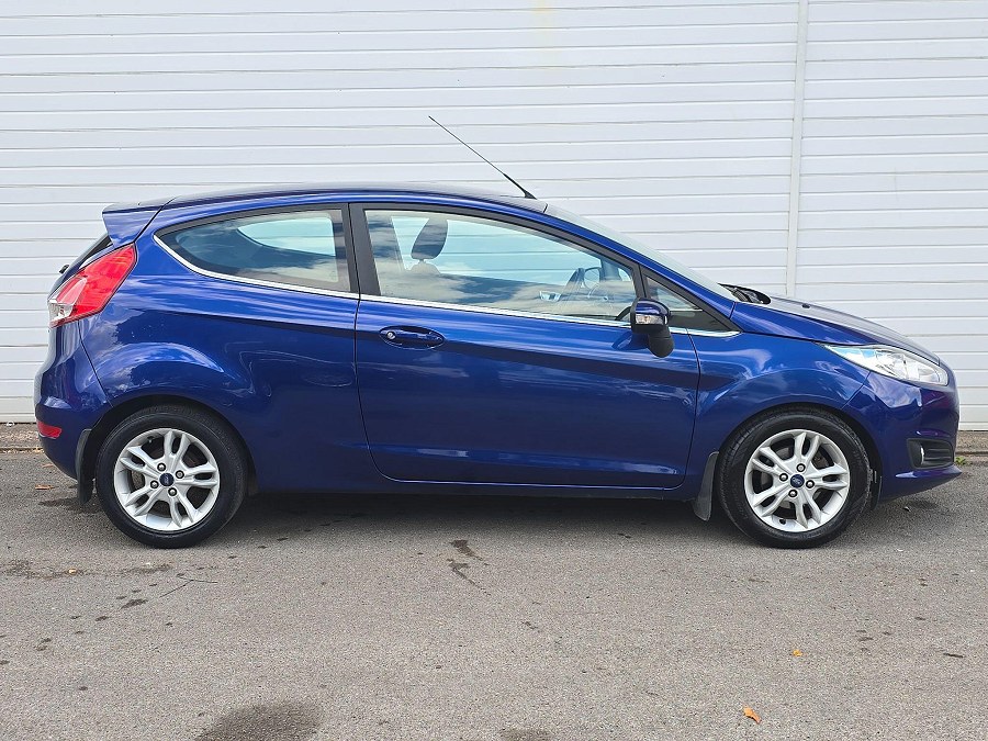 2014 Ford Fiesta photo 9
