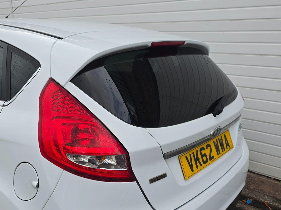 2012 Ford Fiesta photo 12