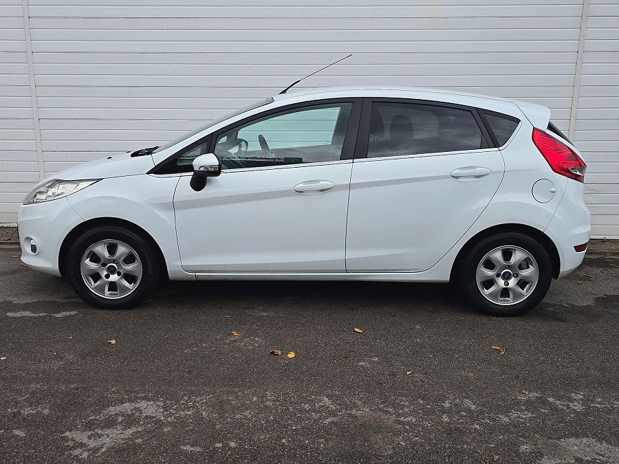 2012 Ford Fiesta photo 4