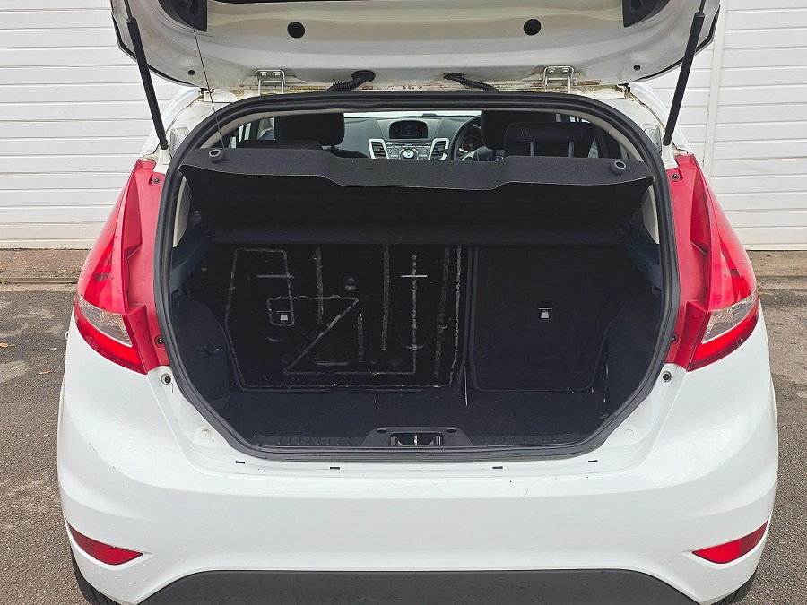 2012 Ford Fiesta photo 7