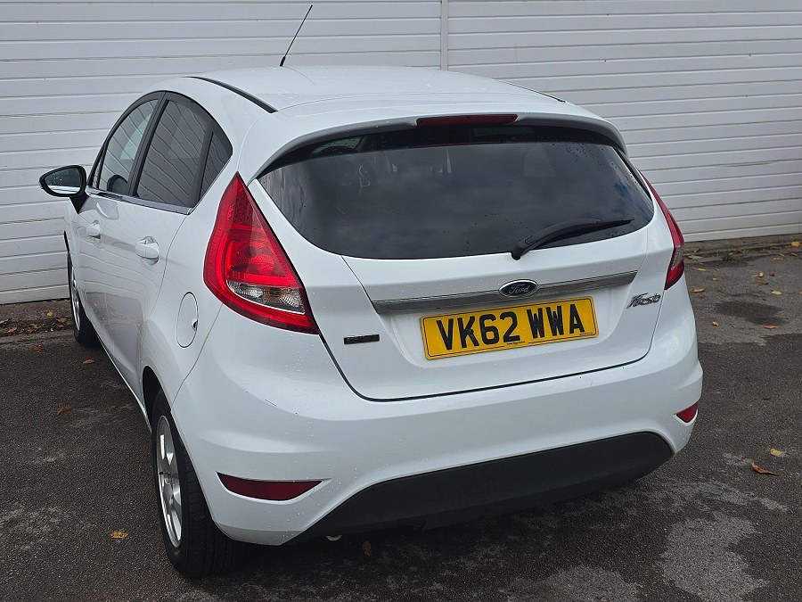 2012 Ford Fiesta photo 5