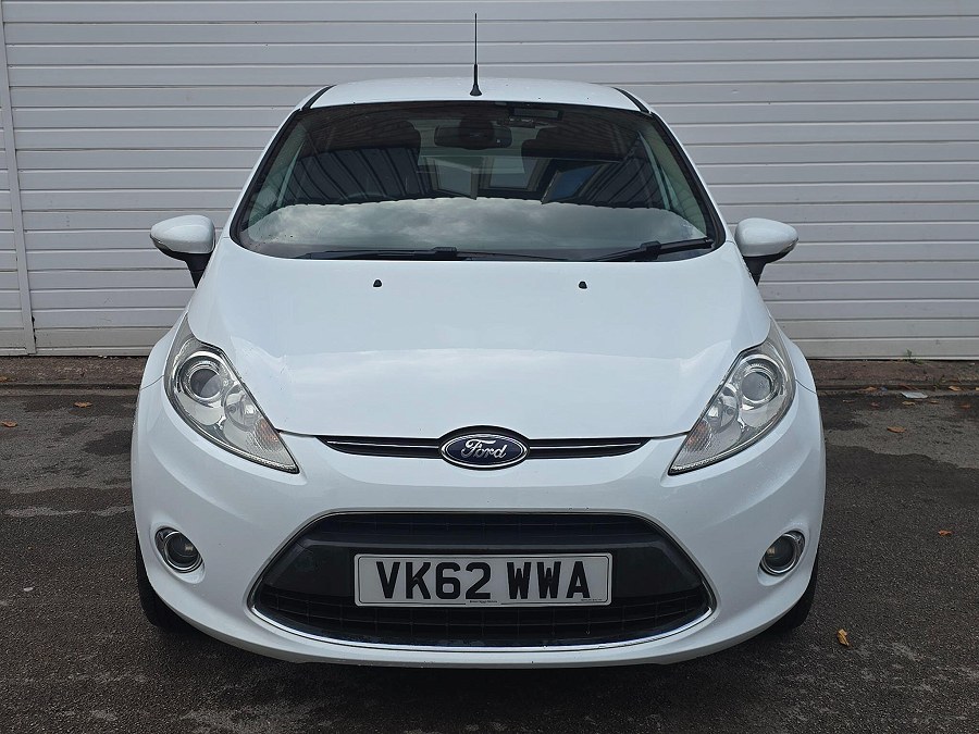 Ford Fiesta photo 2