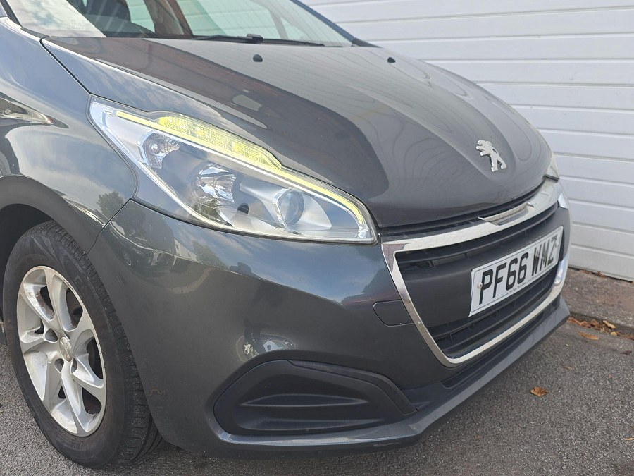 2016 Peugeot 208 photo 10