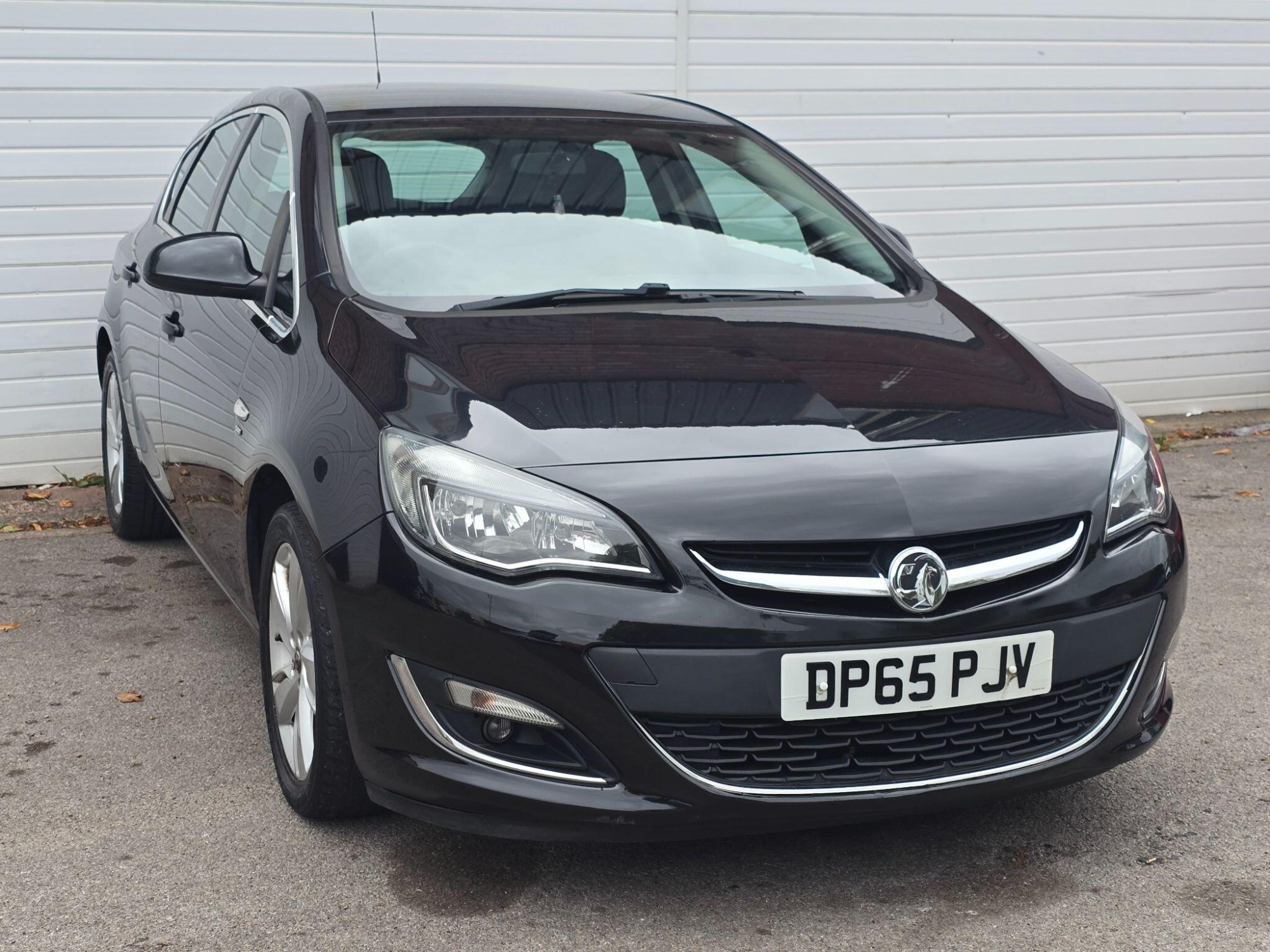 2015 Vauxhall Astra 1.4i Turbo SRi Euro 6 5dr for sale at Drive BHX