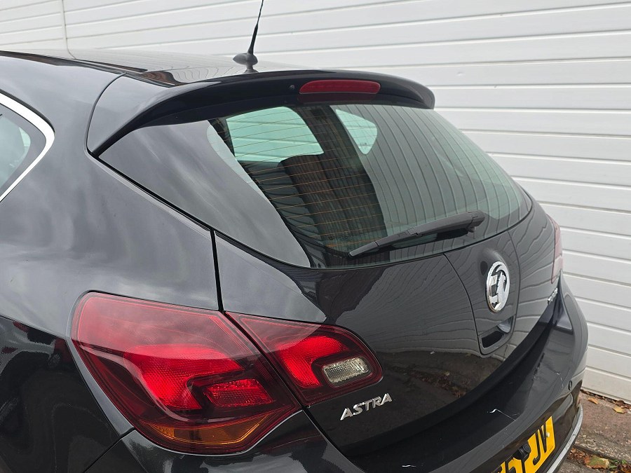 2015 Vauxhall Astra photo 12