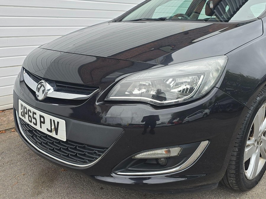 2015 Vauxhall Astra photo 11