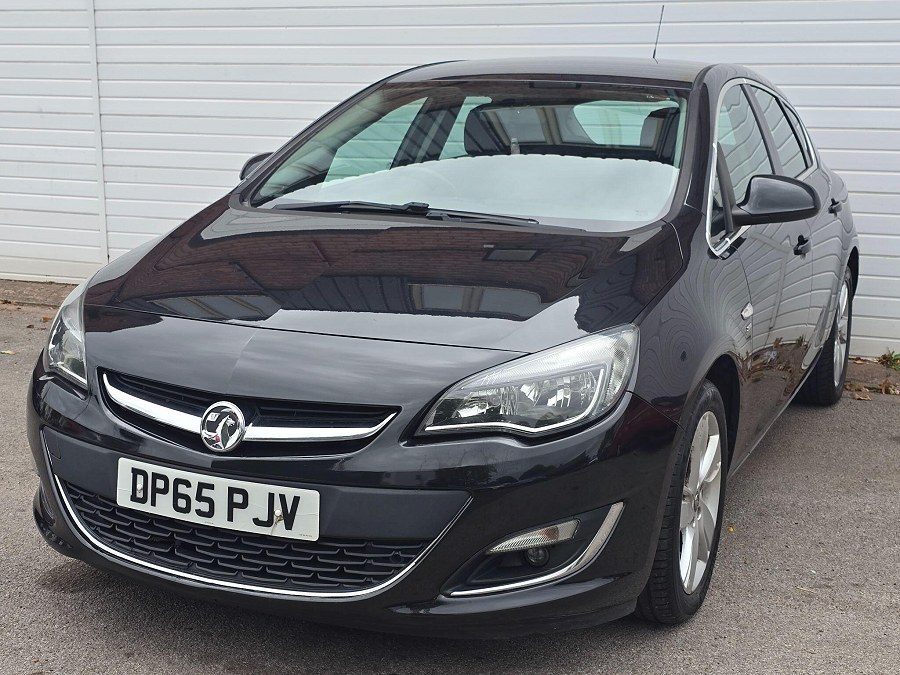 2015 Vauxhall Astra photo 3