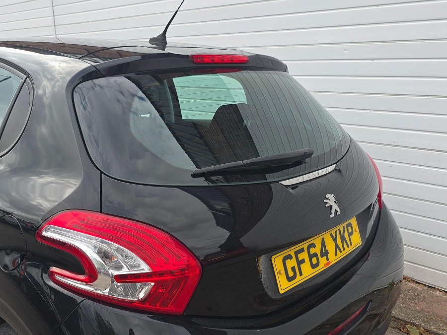 2014 Peugeot 208 photo 12