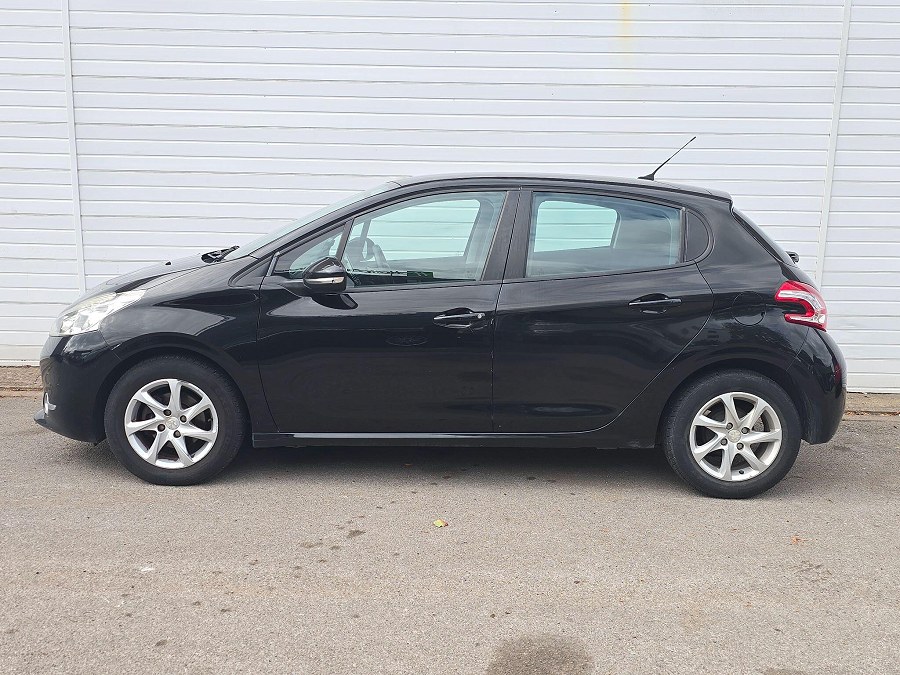 2014 Peugeot 208 photo 4