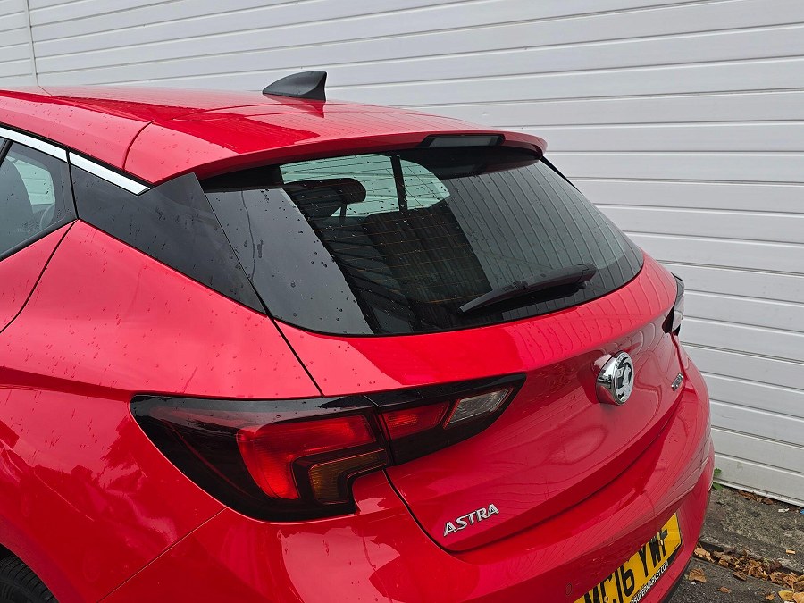 2016 Vauxhall Astra photo 12