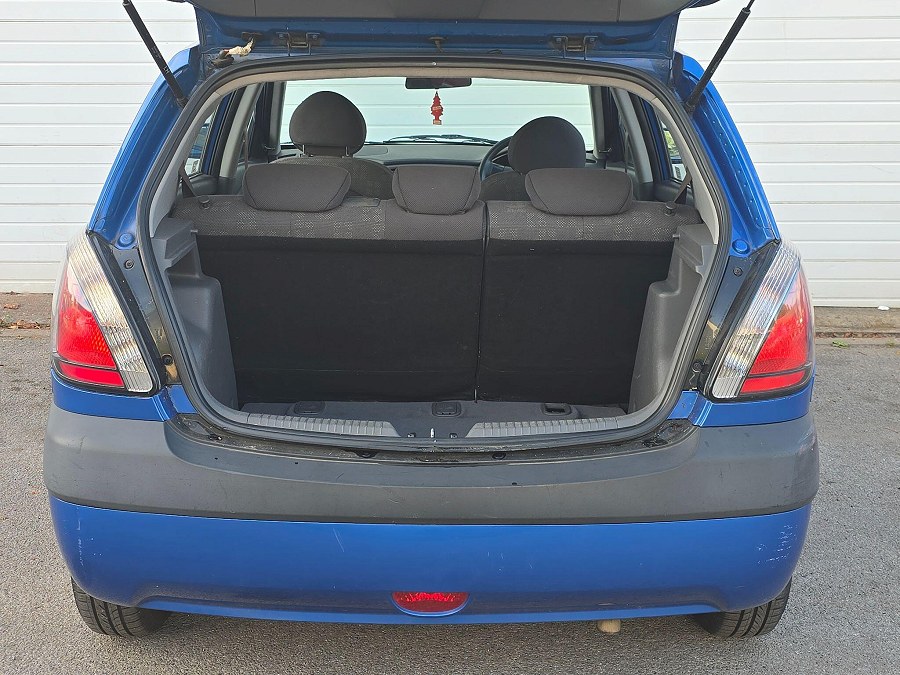 2007 Kia Rio photo 7