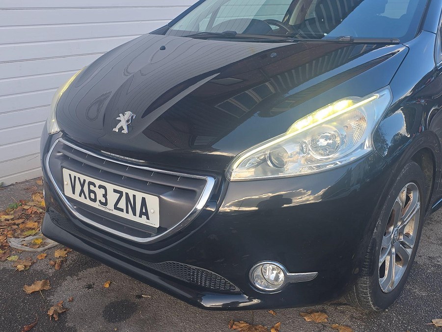 2013 Peugeot 208 photo 11