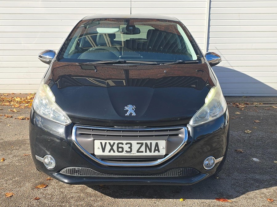 2013 Peugeot 208 photo 2