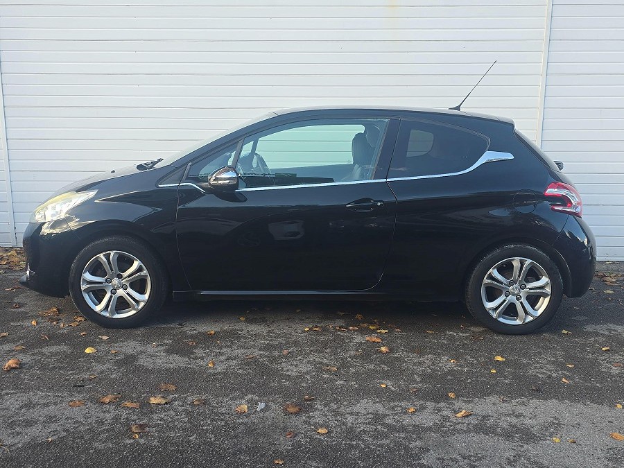 2013 Peugeot 208 photo 4