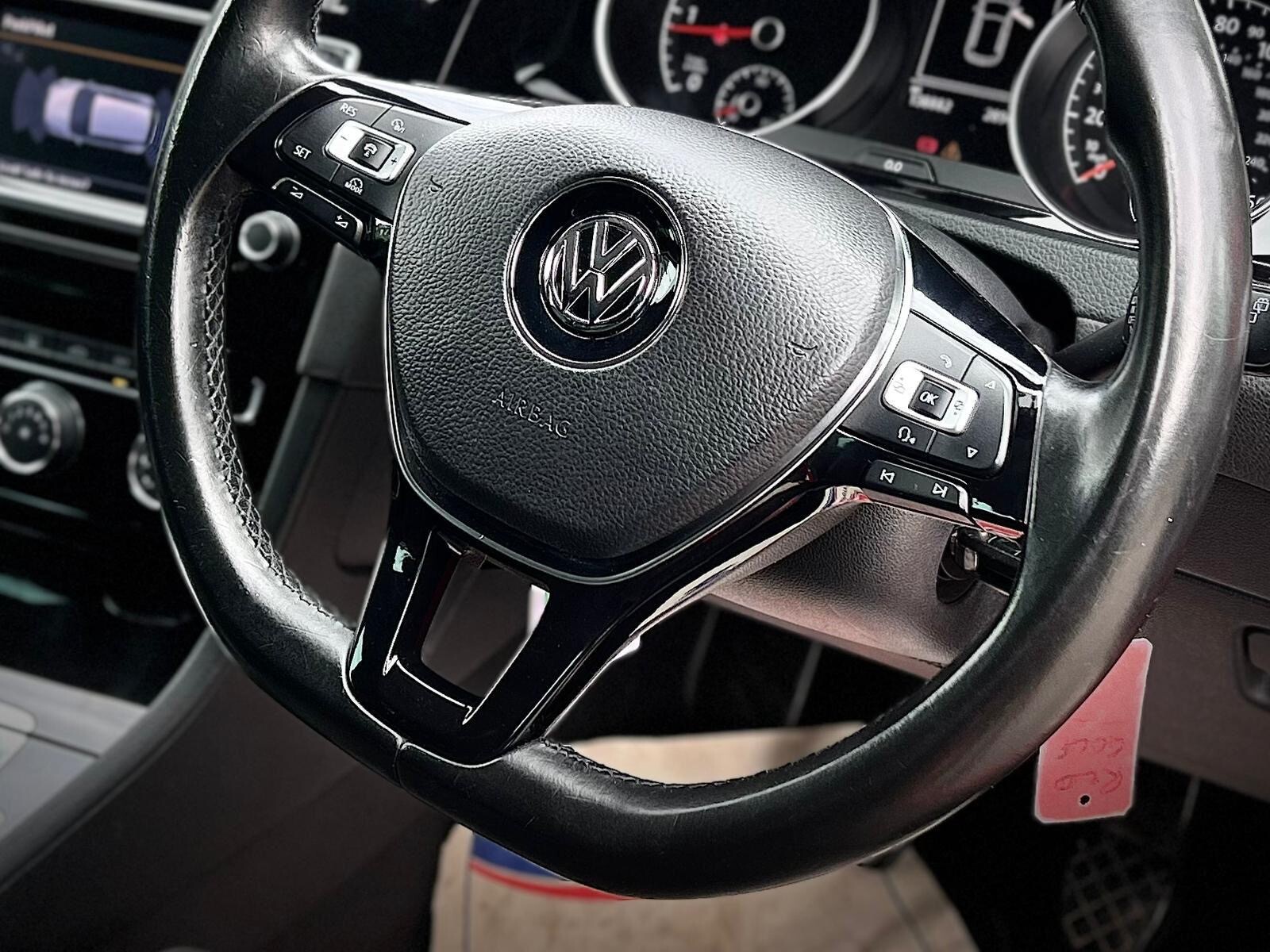 2013 Volkswagen Golf image 16
