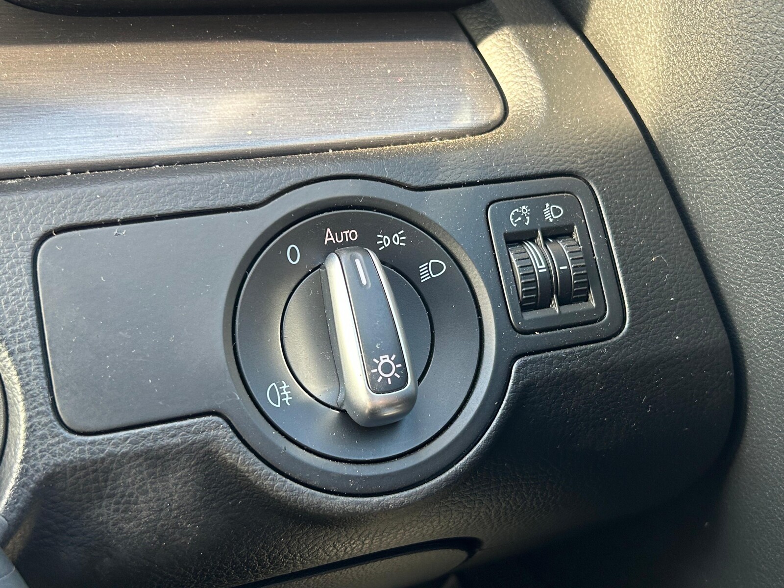 2014 Volkswagen Passat image 16