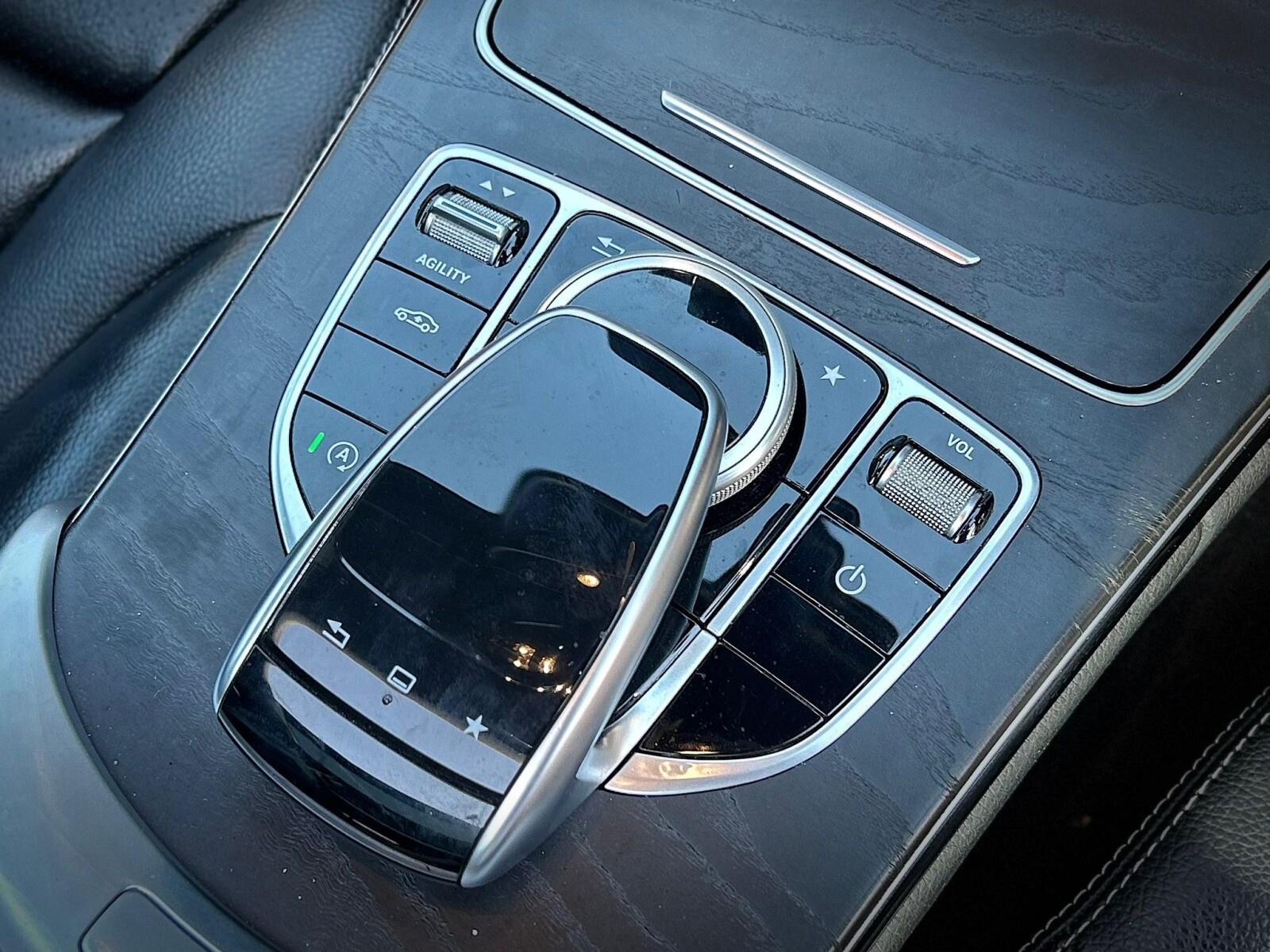 2015 Mercedes-Benz C Class image 16