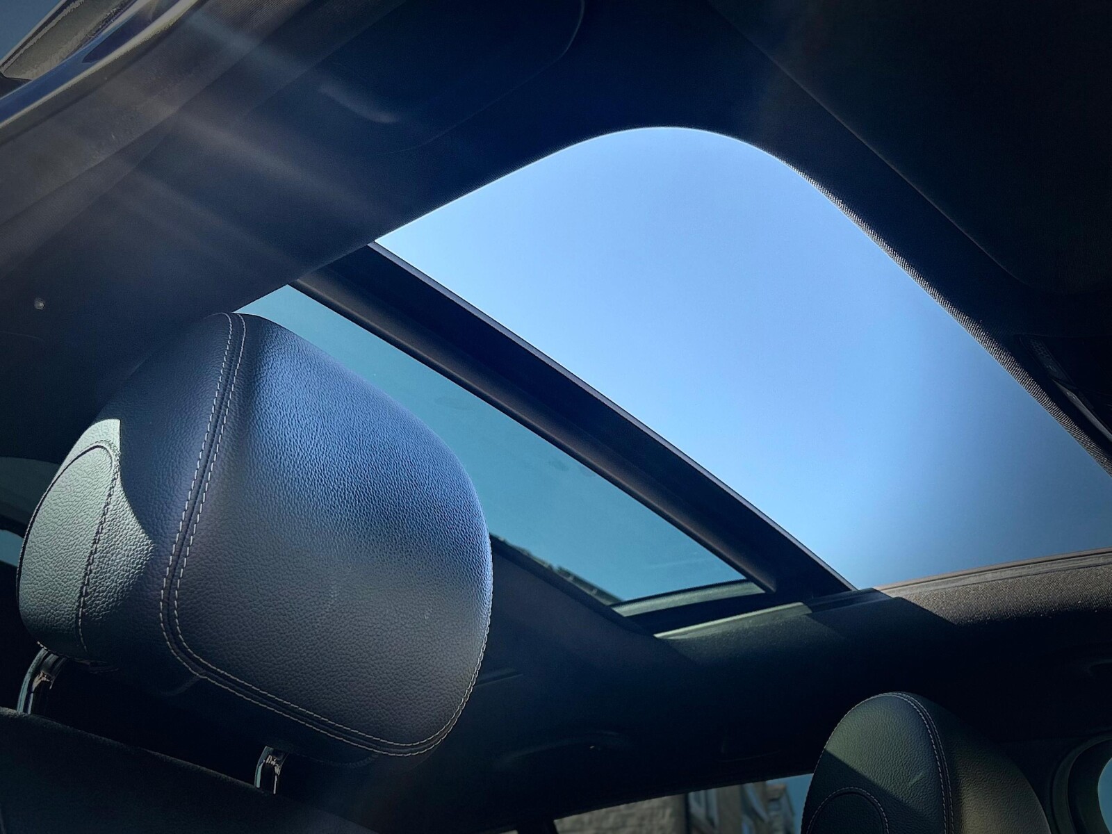 2015 Mercedes-Benz C Class image 22