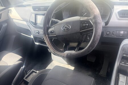 Vehicle photo 3