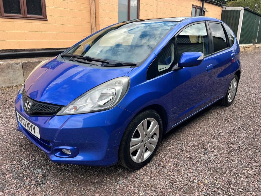 Vehicle photo 2
