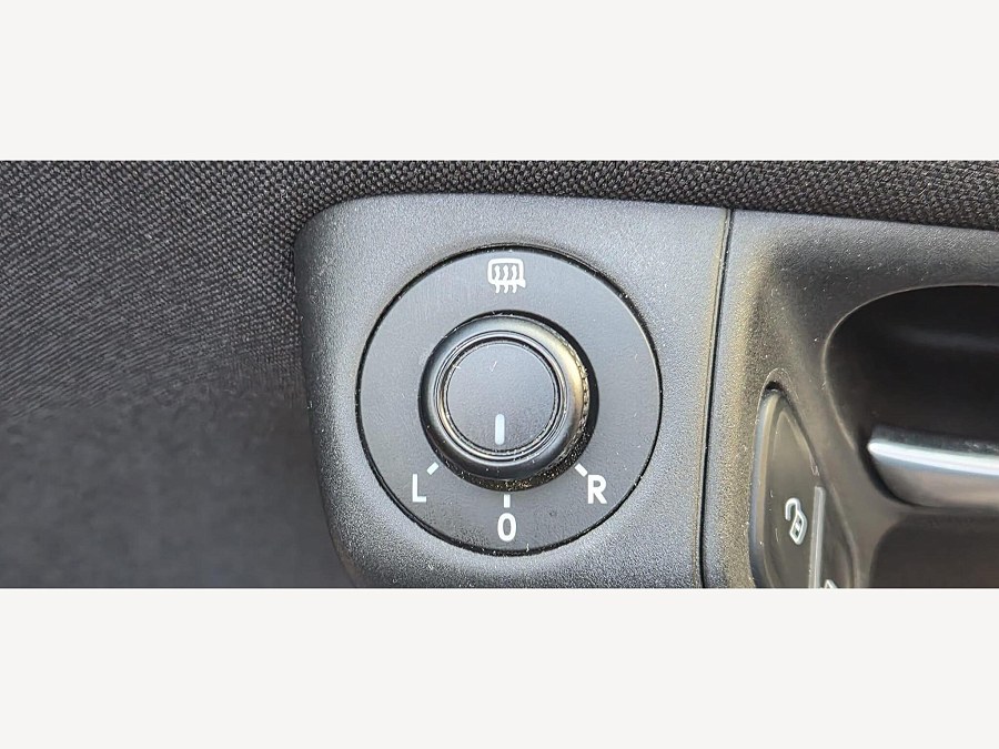 2015 Volkswagen Polo photo 13