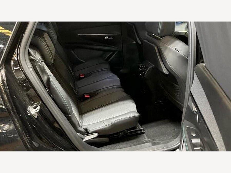 2023 Peugeot 5008 photo 9