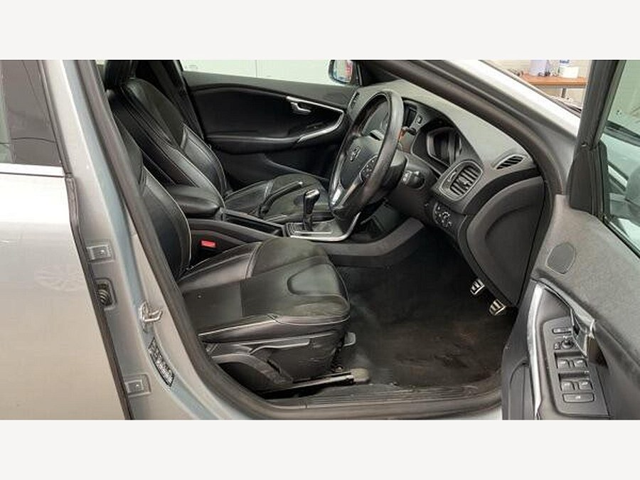 2016 Volvo V40 photo 9