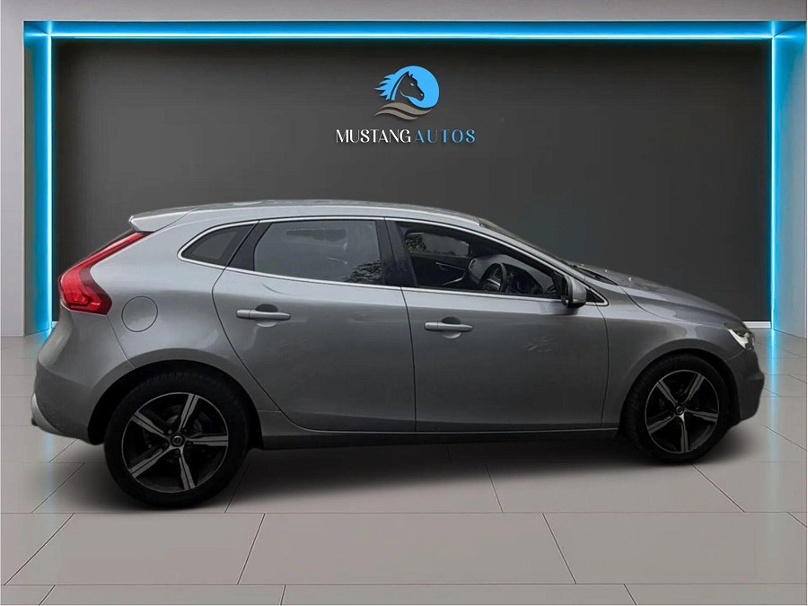 2016 Volvo V40 photo 8
